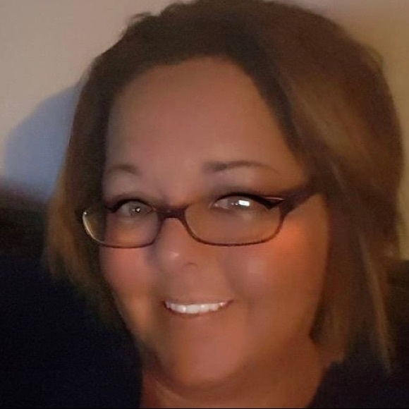 Meet your Posher, Carrie - Picture 1 of 1